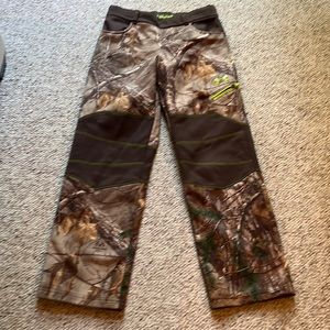Youth Under Armour camo pants